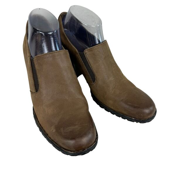 Born Gertrude Distressed Brown Leather Pull On Block Heel Booties Women's Sz 10 - Picture 1 of 12